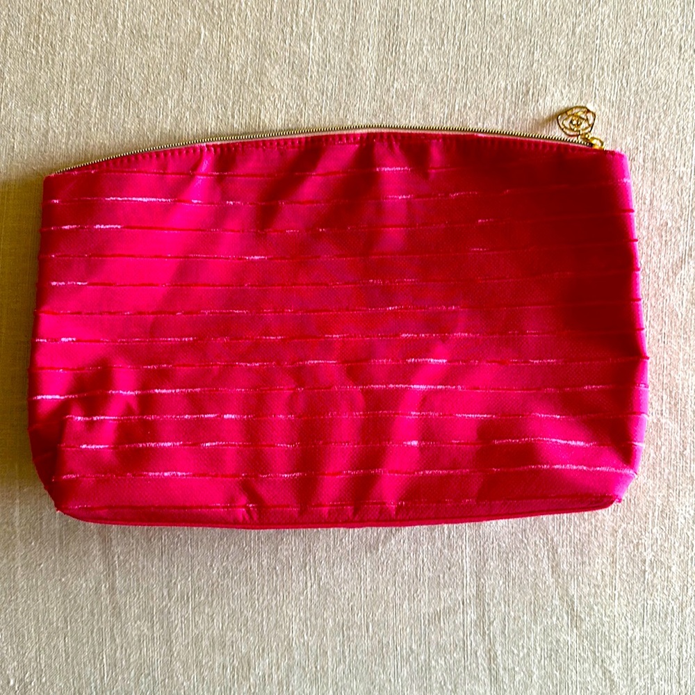HOST PICK!! NEW💗LANCÔME HOT PINK LARGE ZIP BAG TEXTURED FABRIC- FAB GOLD CHARM